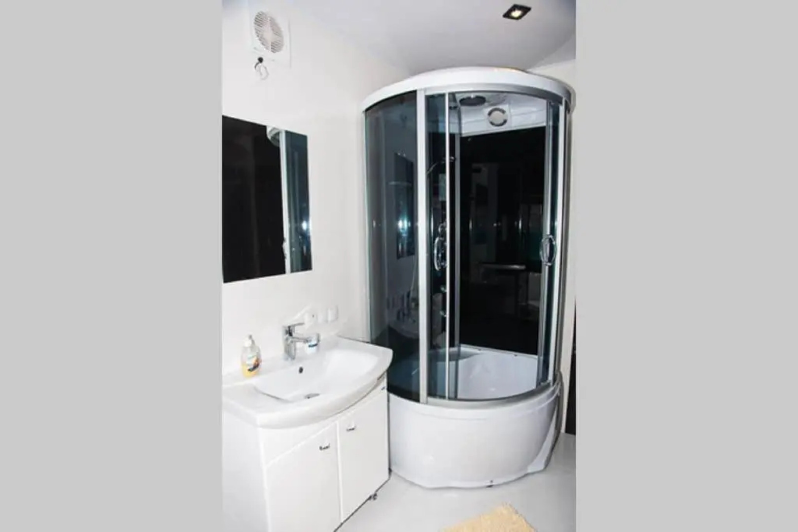 Студія, вул. Сумгаїтська, 24, центр ПЗР