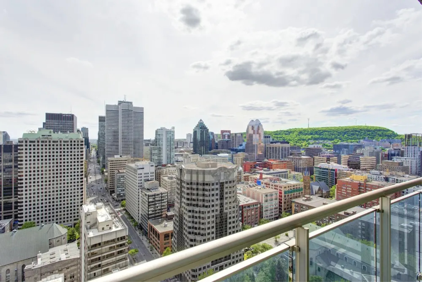 Place des Festivals Serviced Apartments by Hometrotting