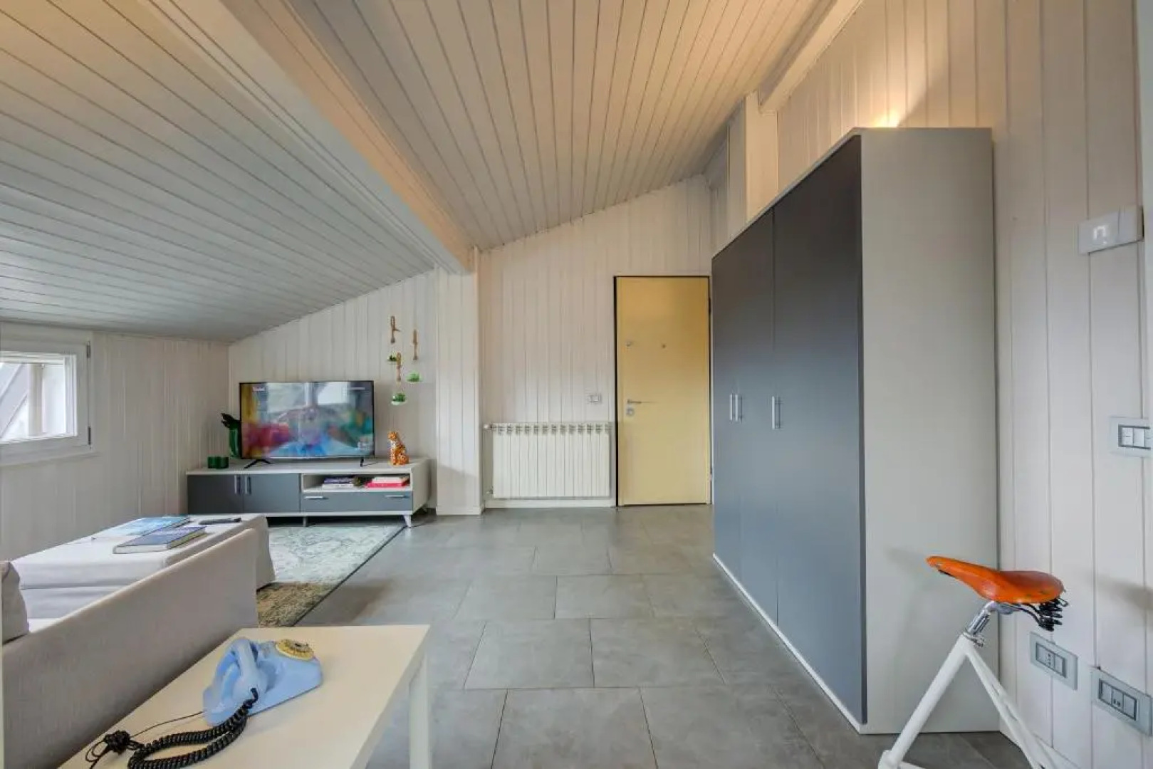 White Paradise Rooftop Stunning Lake View