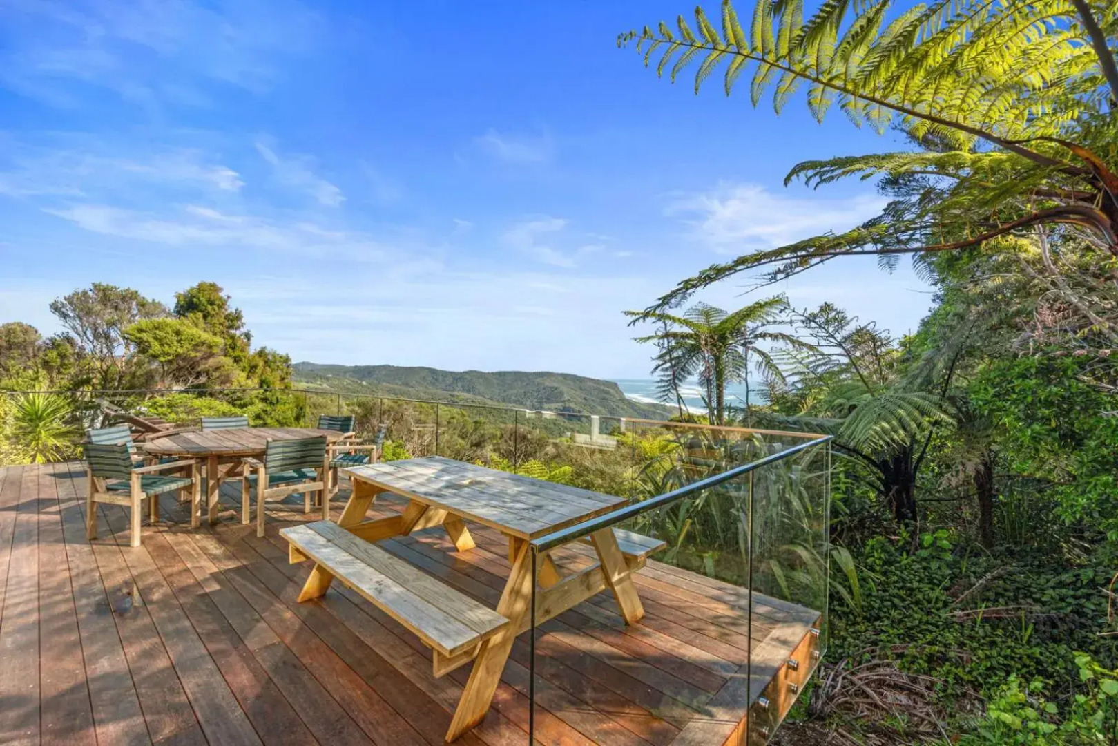 Piha - City Escape, Piha Holiday Home