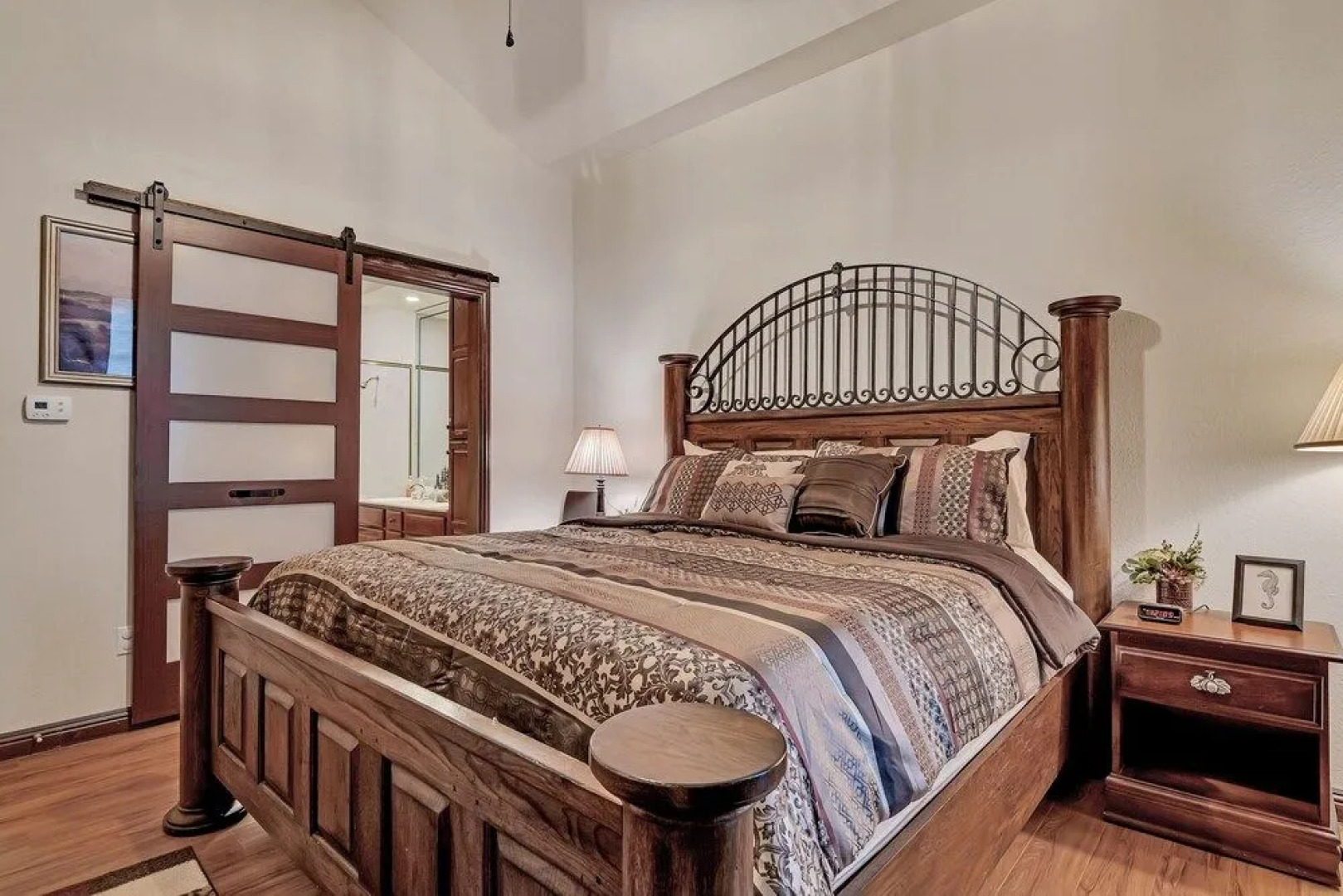 Reflection 2 Bedroom Condo by Redawning