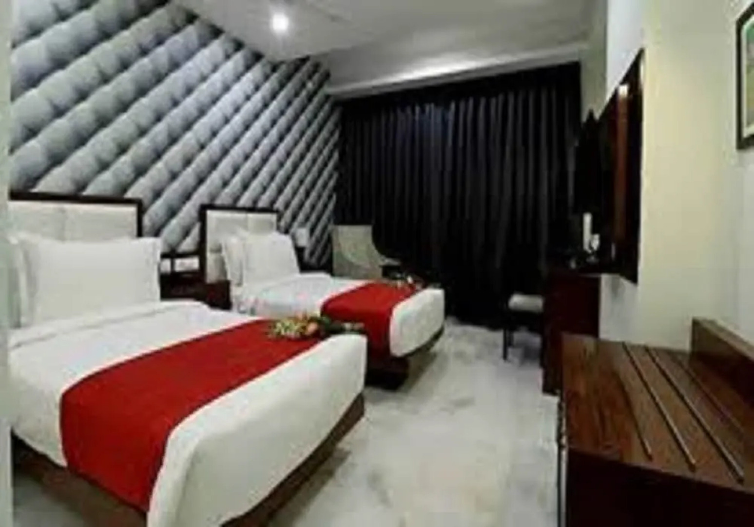 Hotel the Grand SIBA