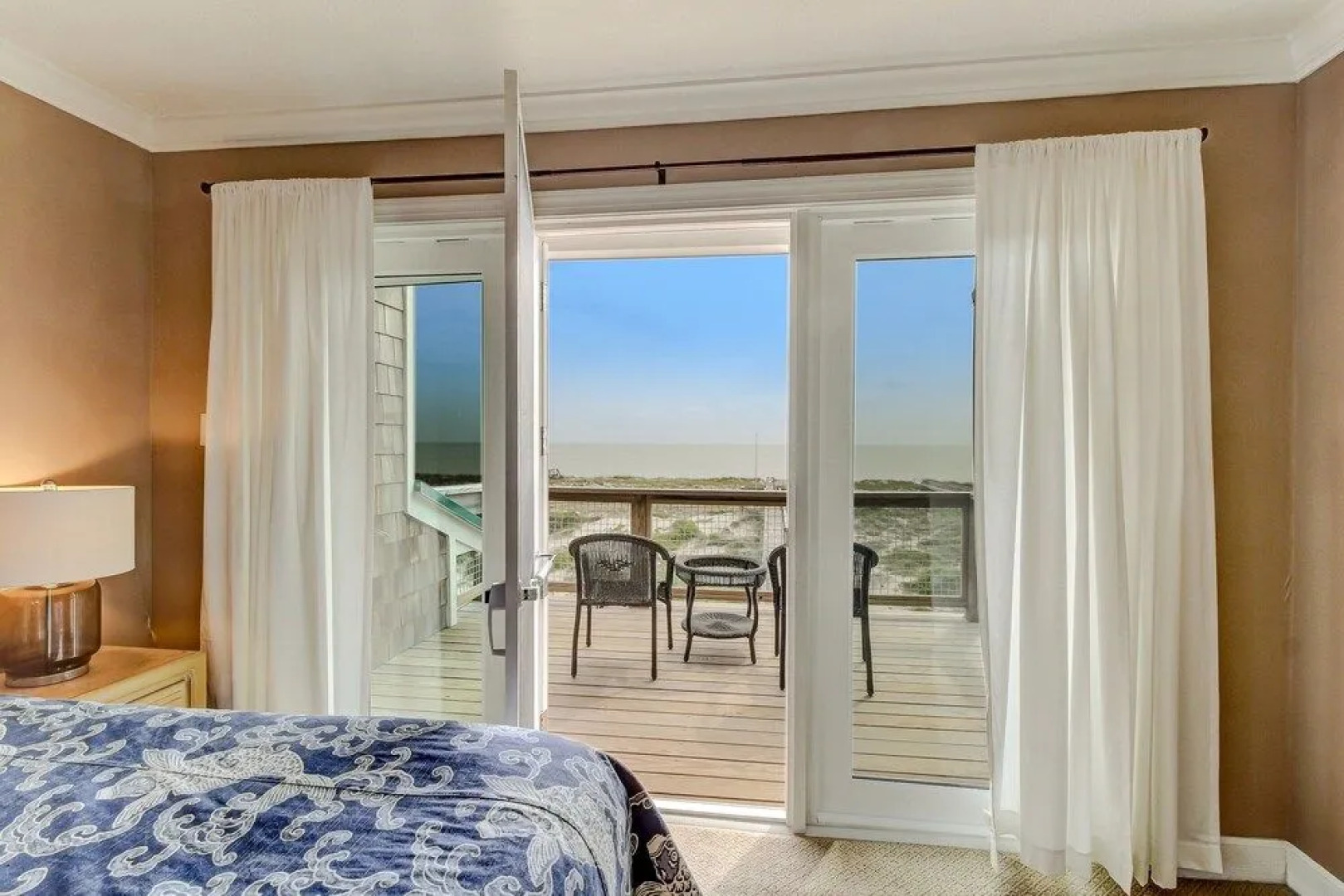 Multi-level Seaside Residence by RedAwning