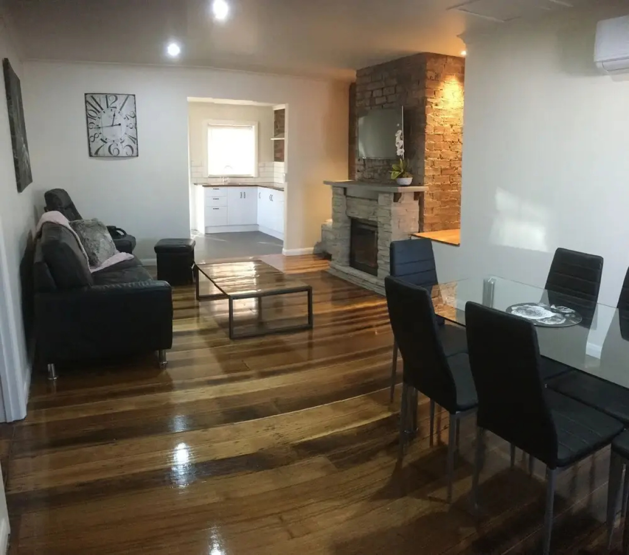3ree Spacious & charming Apartment