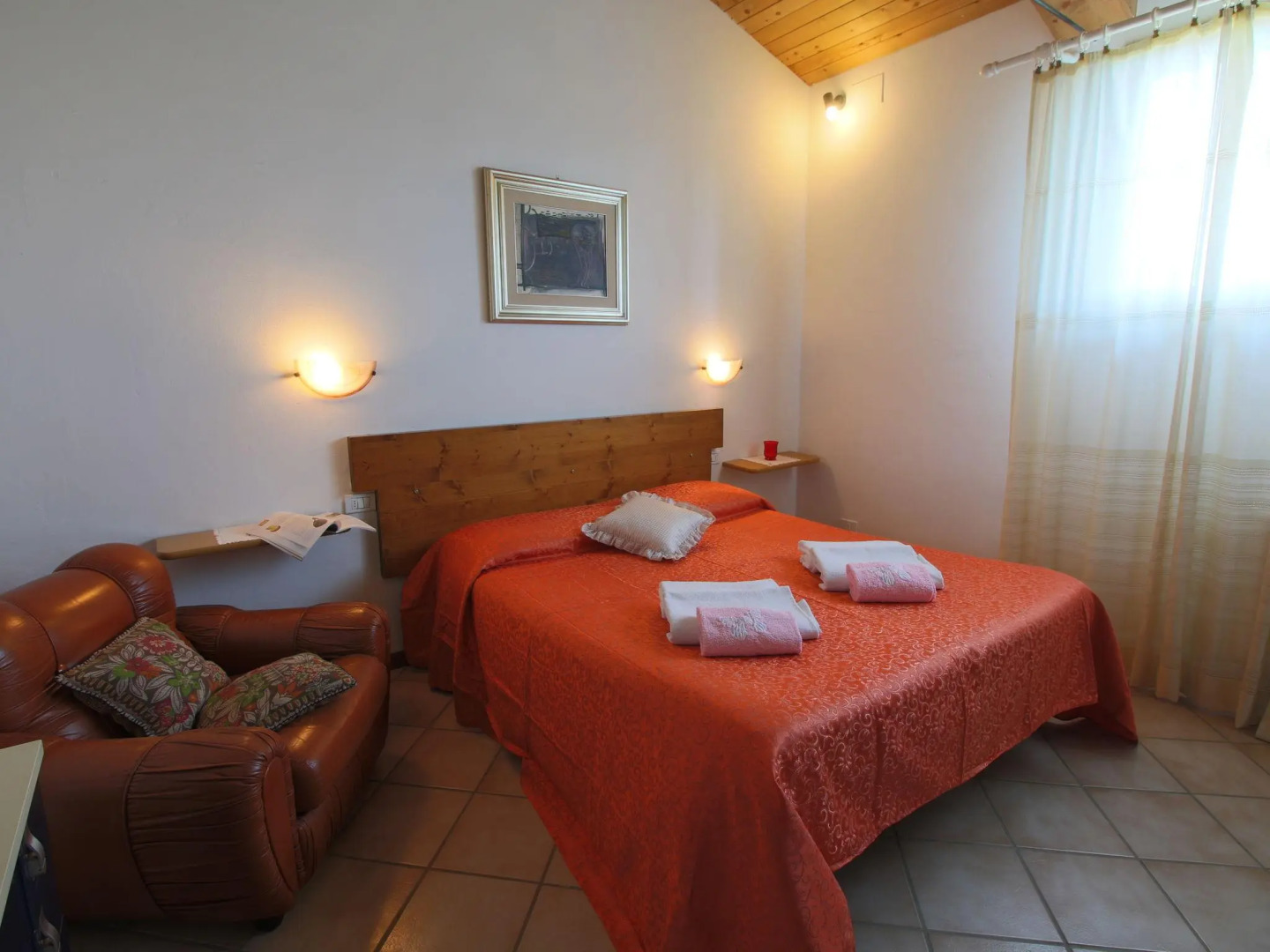 Rural agritourismo with panoramic swimming pool.