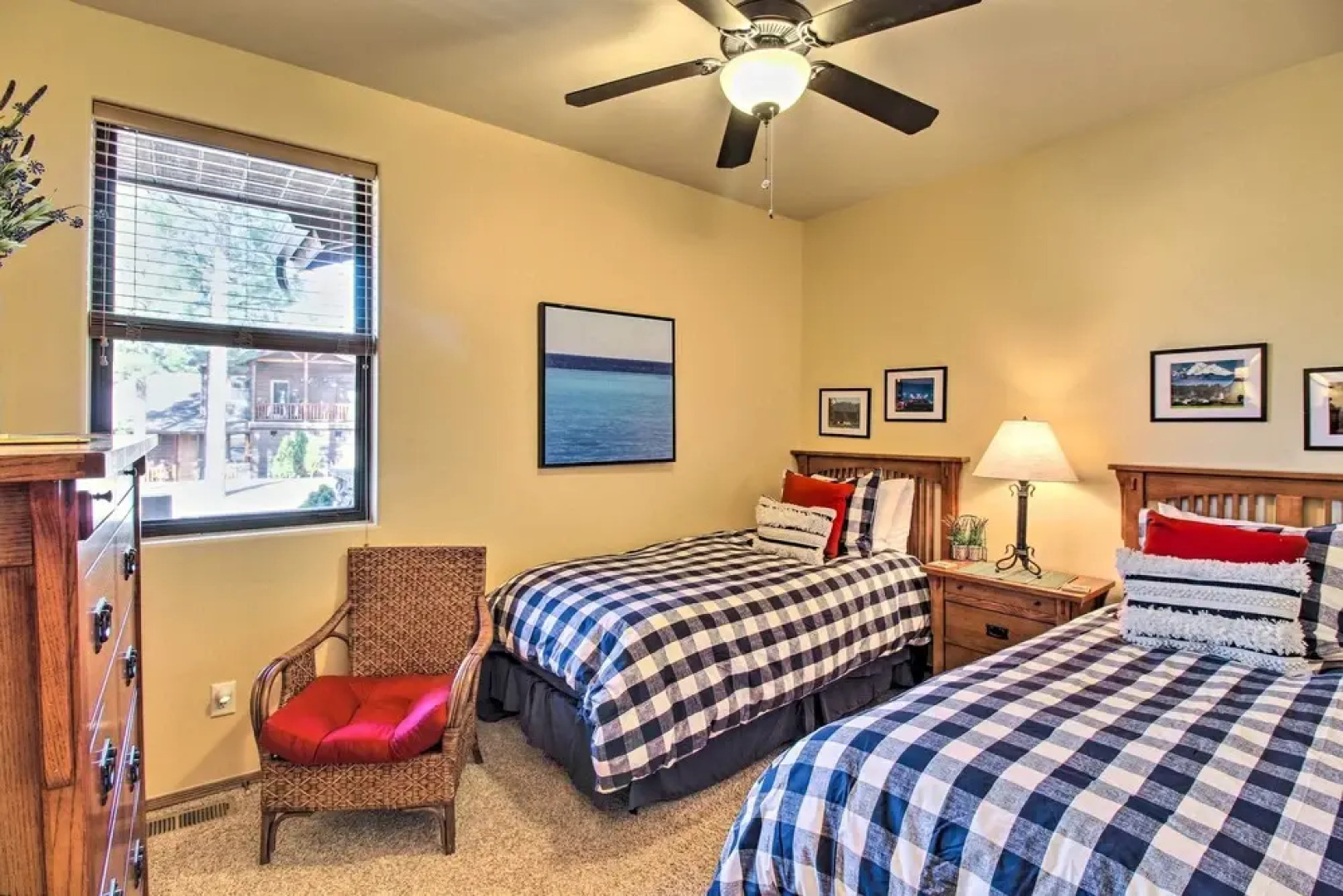 Fireside Comfort & Family Fun: Wooded Show Low Gem