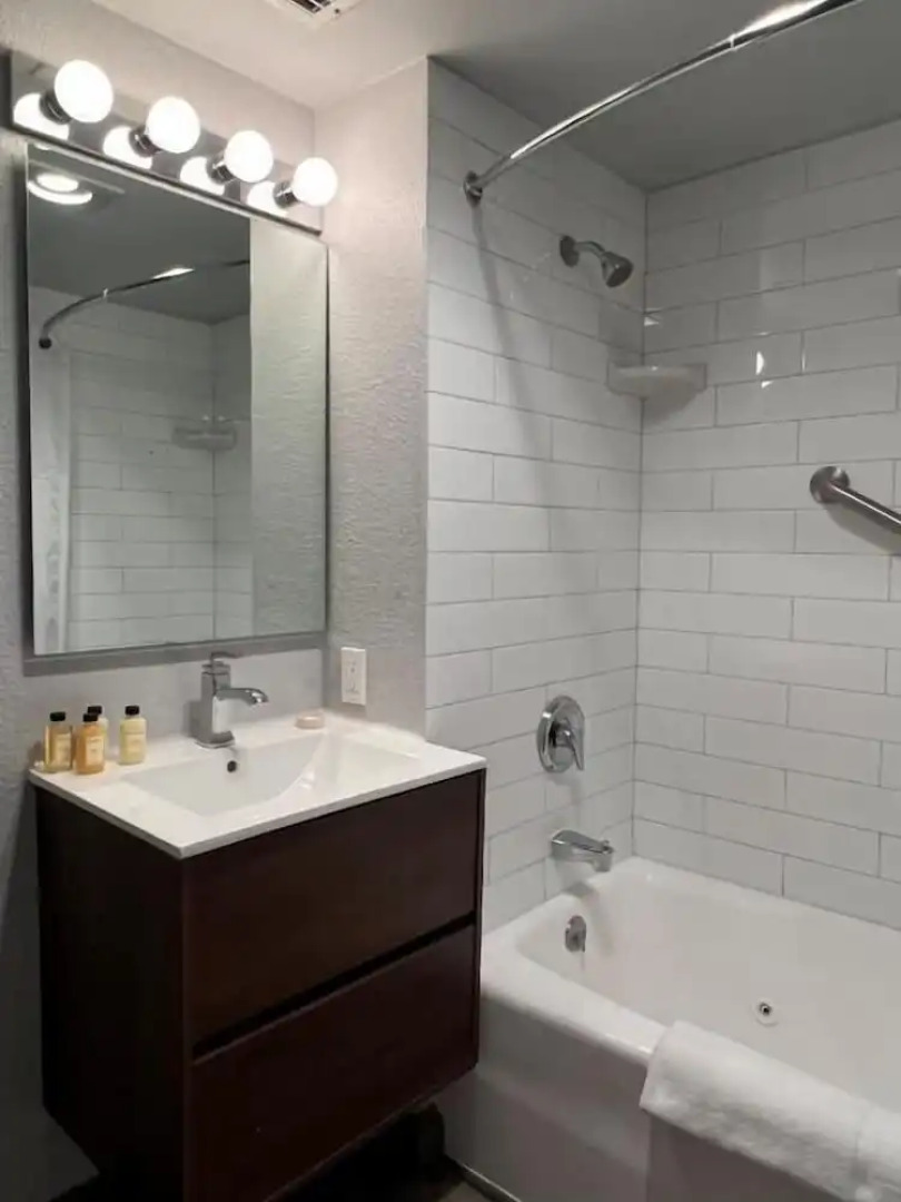 Dover House Resort