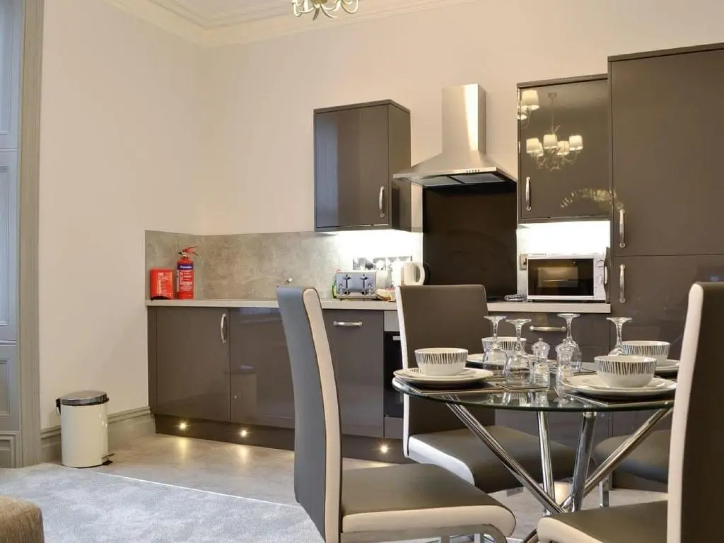 Grosvenor House Apt 3
