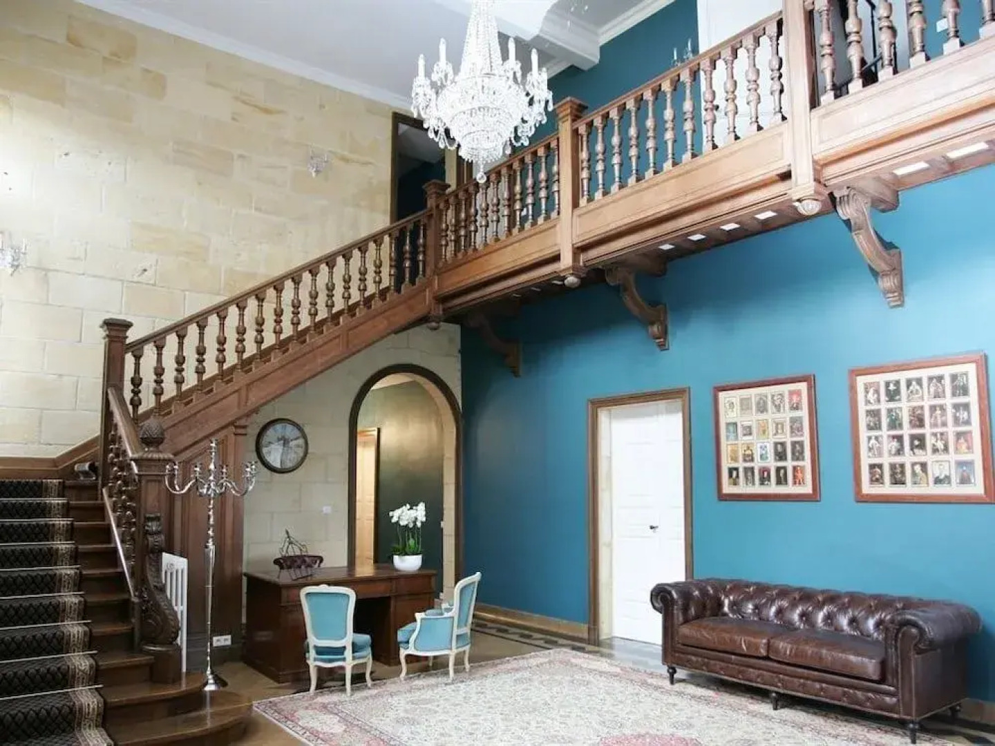 LES CHAMBRES DU CHâTEAU MONT DONEL