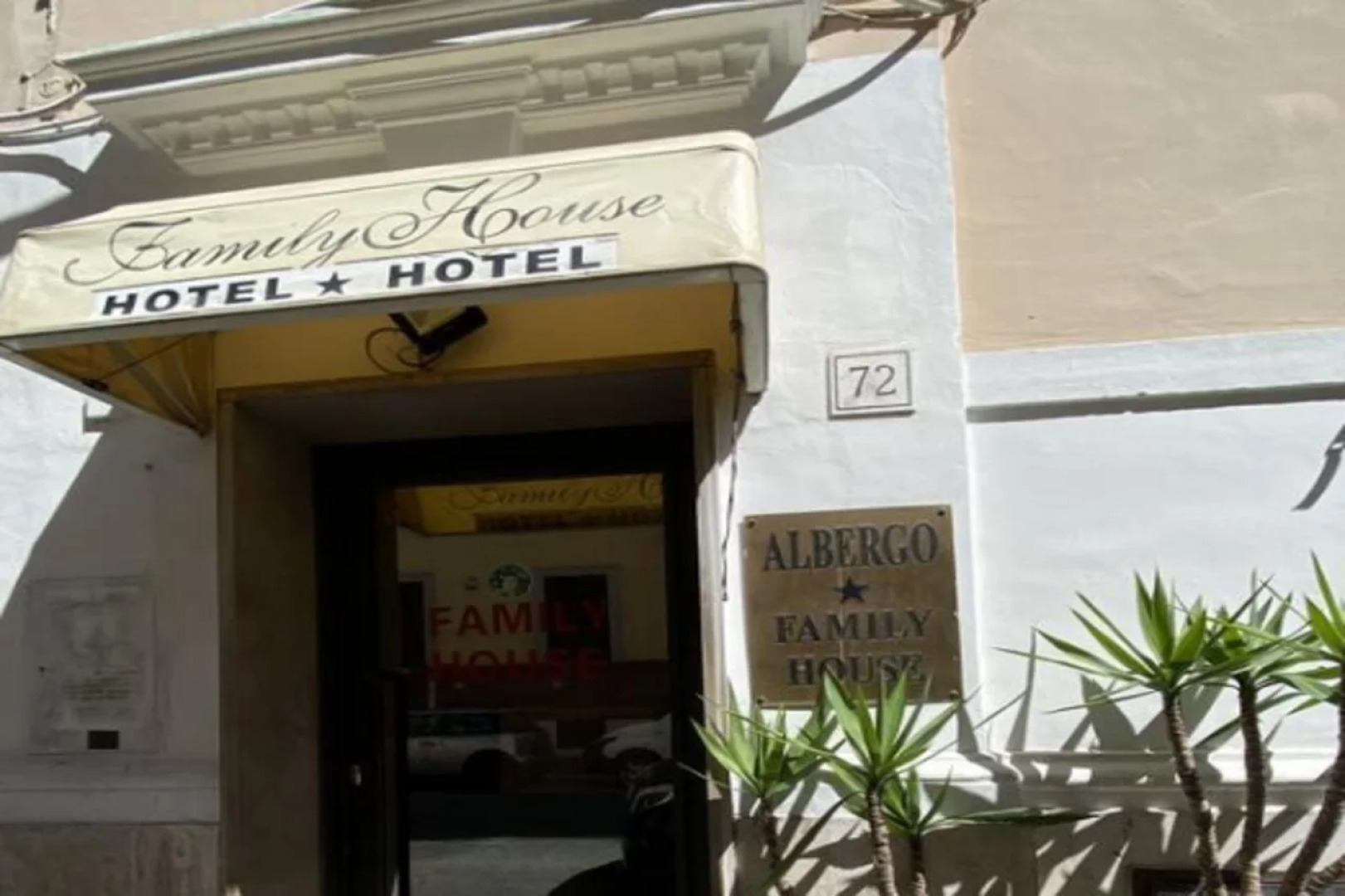 Hotel Family House