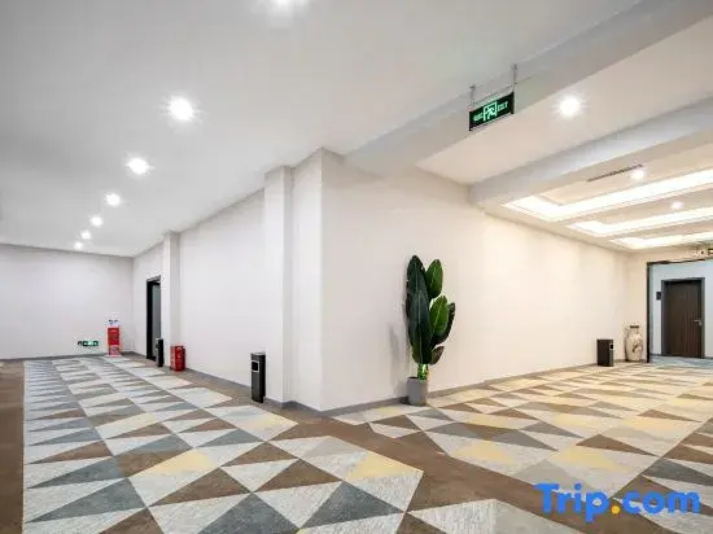 Weihui Xiangbala Hot Spring Business Hoteal