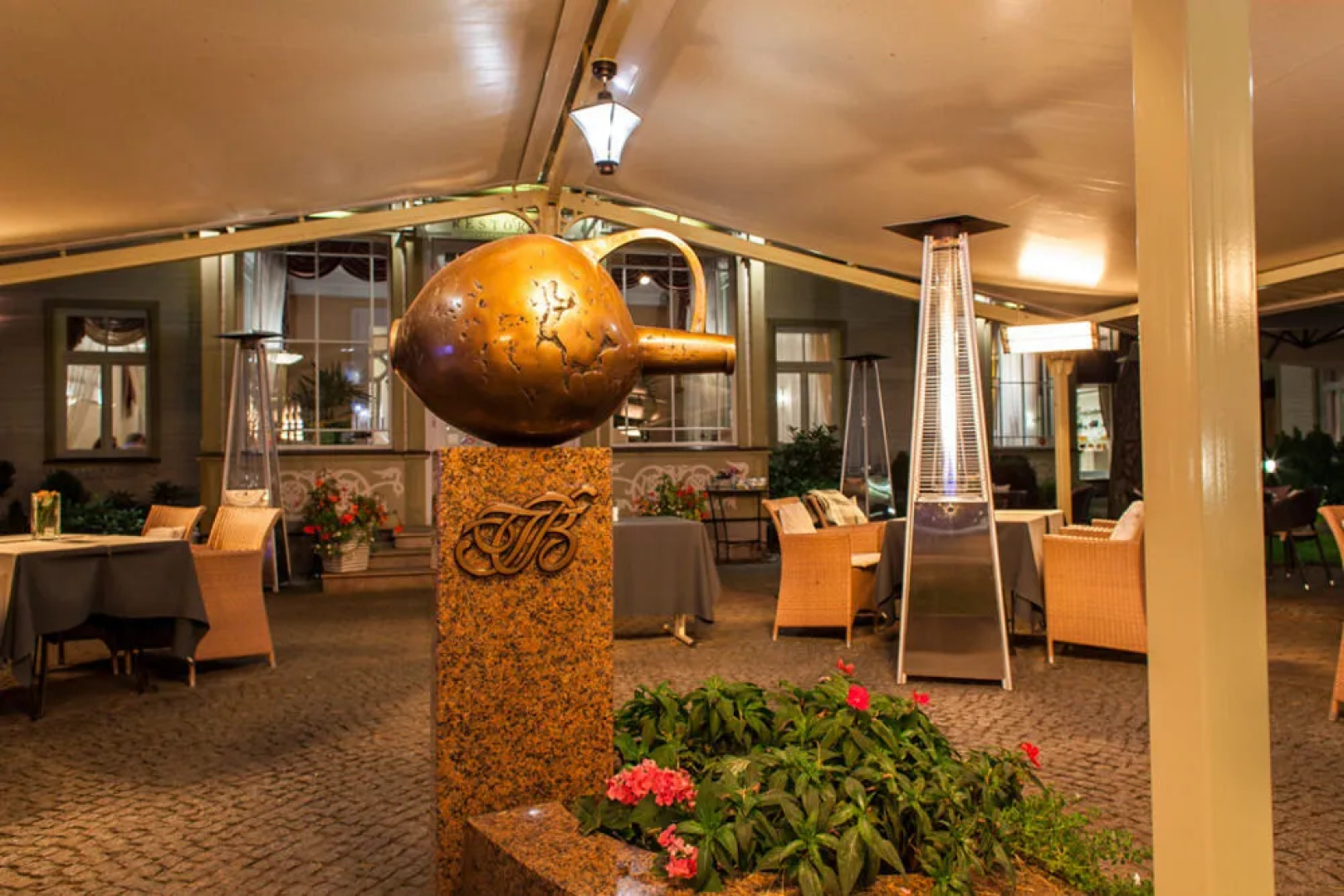 TB Palace Hotel & SPA