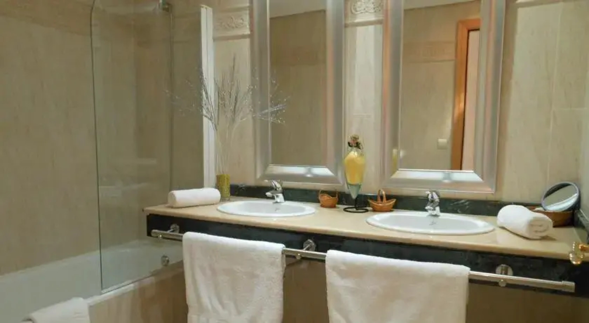 Fantastic Seaview Penthouse in luxury complex