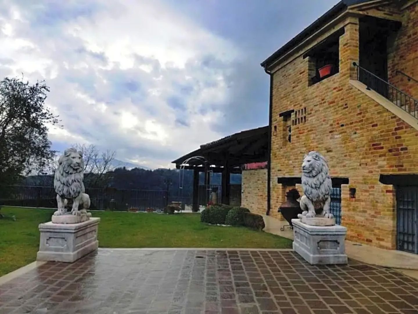 La Tana Dei Leoni B&B
