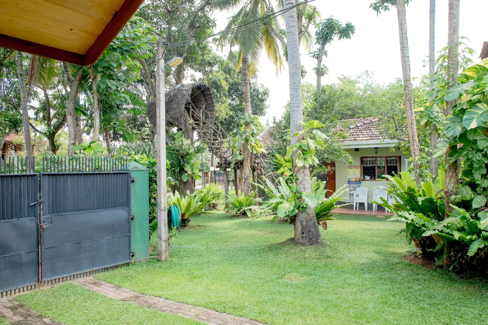 Villa Shade