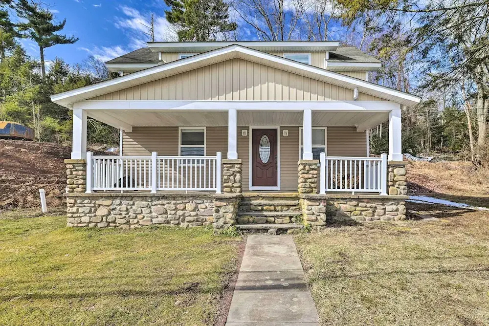 Scotrun Home Centrally Located to Area Resorts