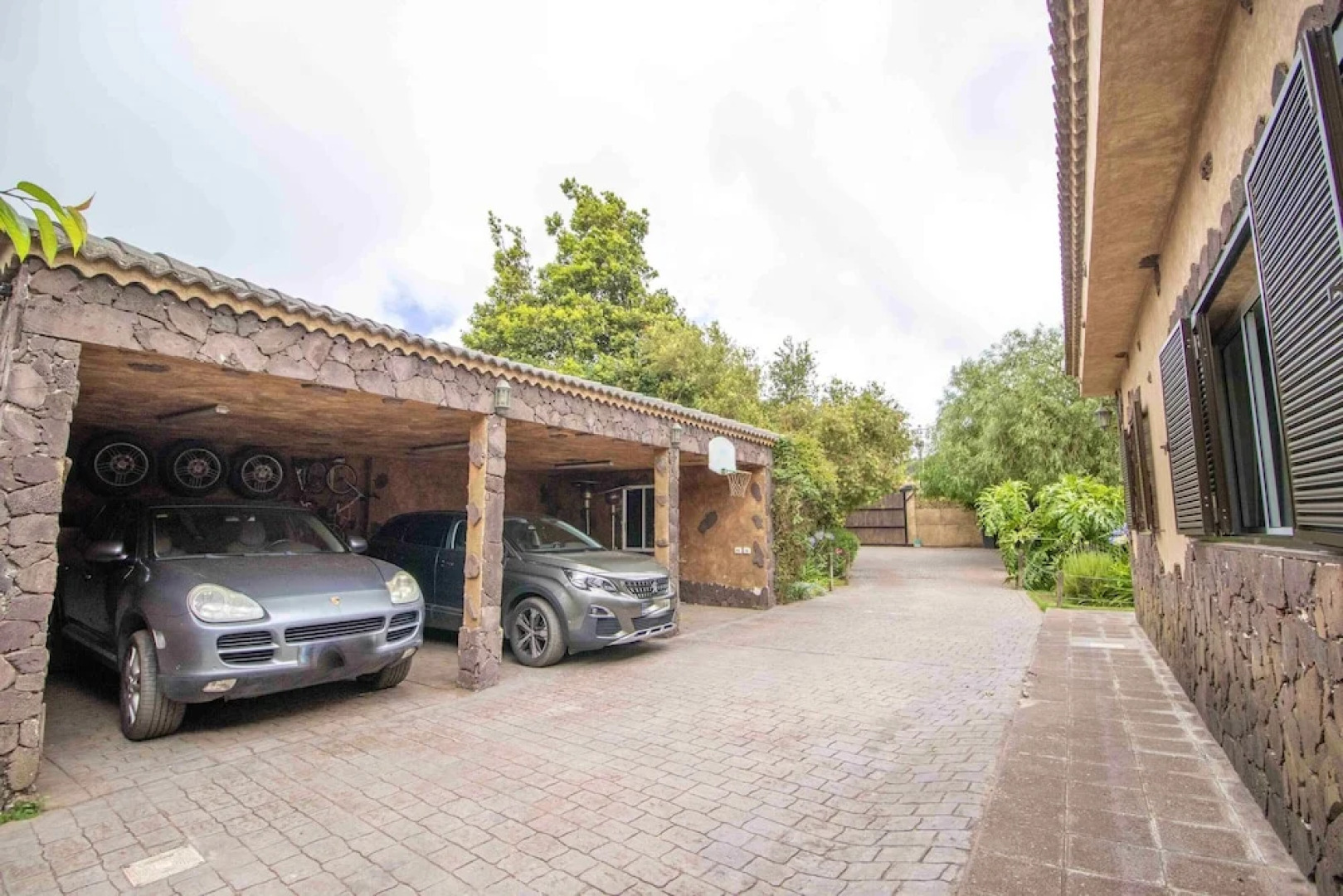 Villa With 5 Bedrooms In La Esperanza With Indoor Pool Enclosed Garden And Wifi