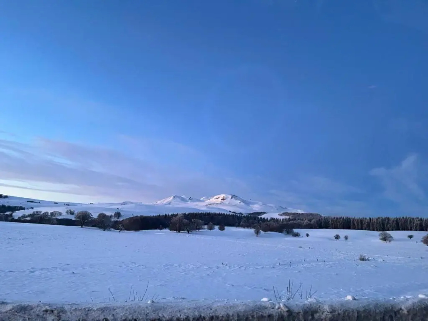 Le Pré devant nous
