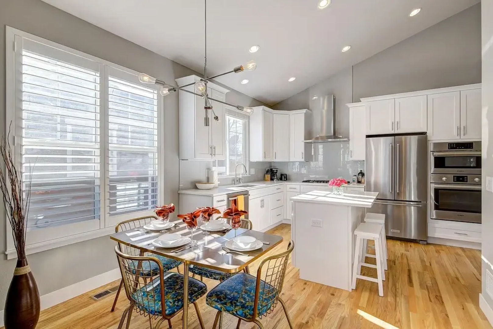 Beautiful New Denver Home! Sleeps 12!