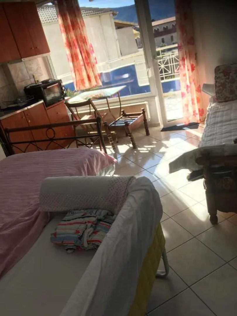 Marias rooms chantzara spyropoulos family apart 50 sqm 2studios sea view far 50 m harbour , heart city, flats to let