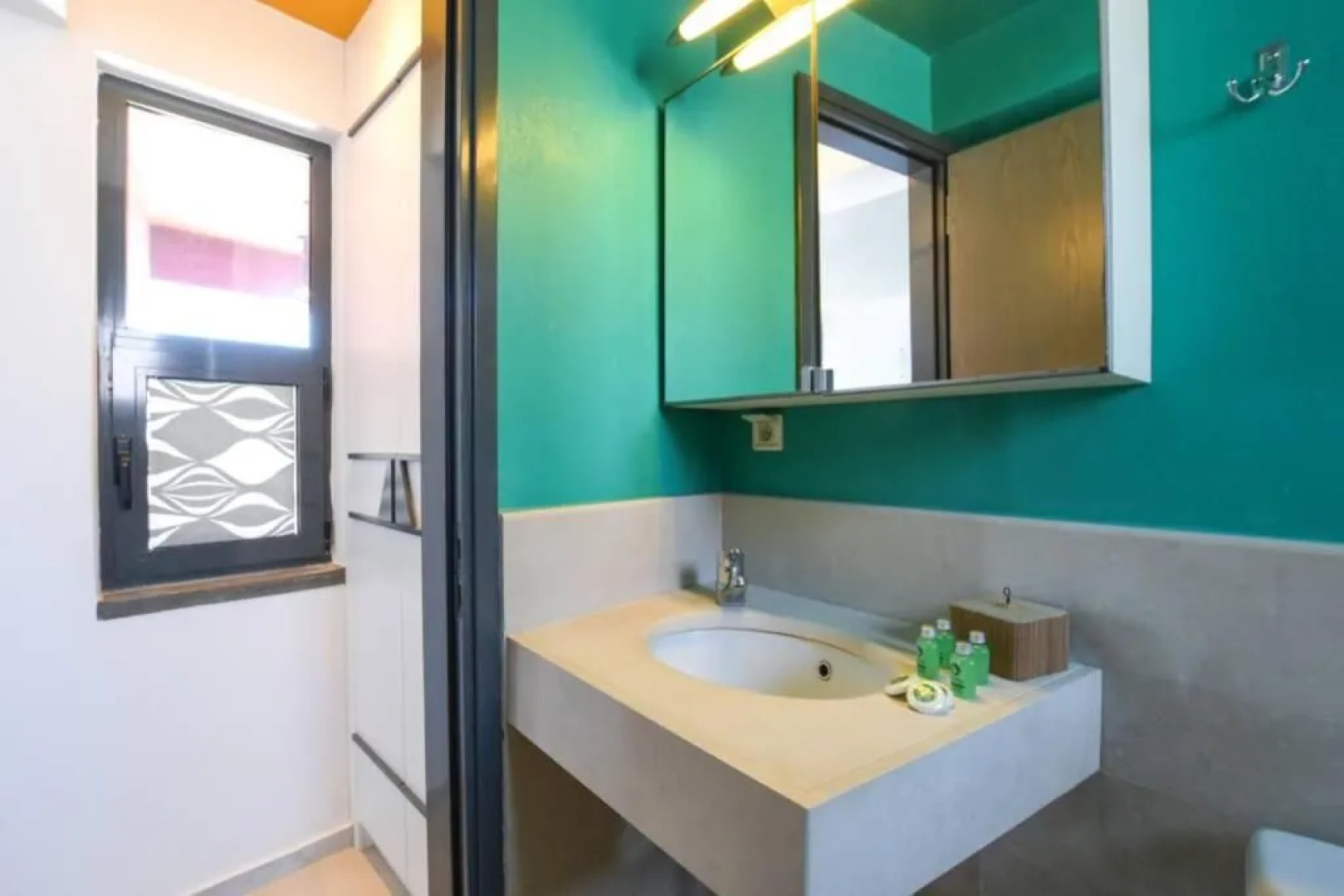 Sunshine Apt- Unique Holidays by the Sea