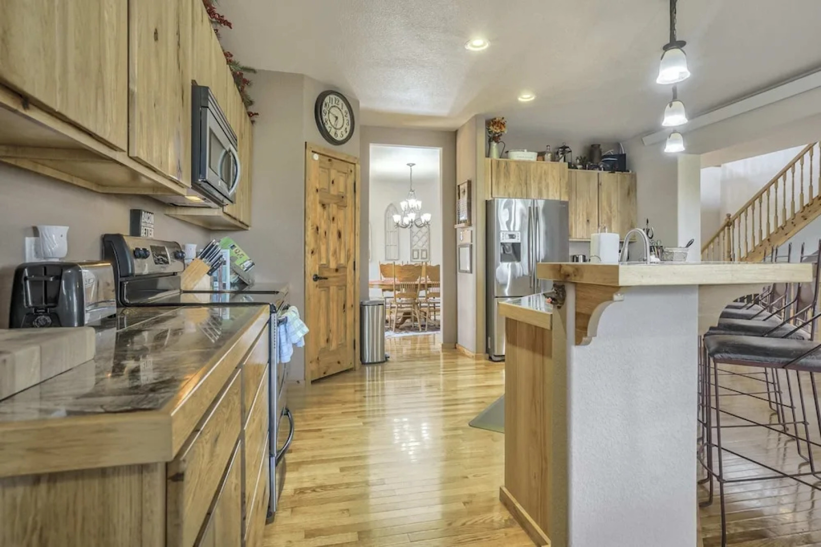 4BD Quiet Ranch Setting Historical Canyon Views