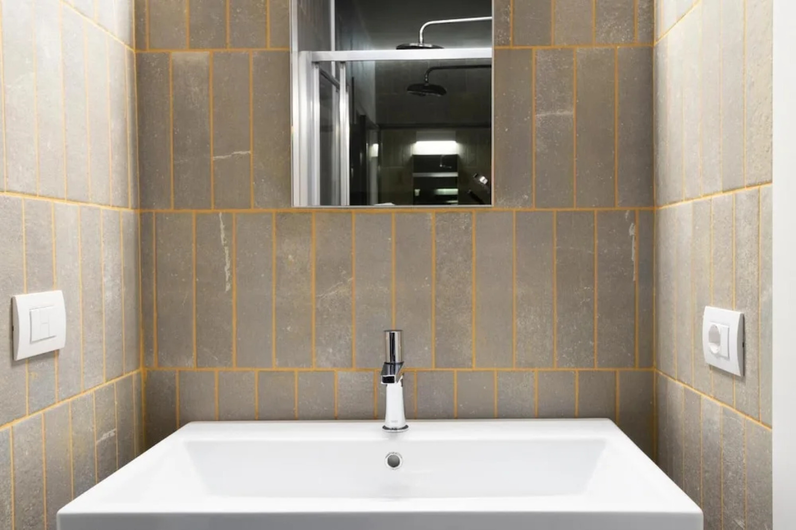 Alkamuri Posh Hotel Spa - 101 Suite Deluxe