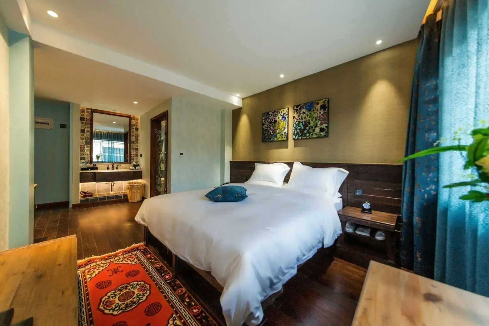 Shangri-la Bird of Paradise Inn