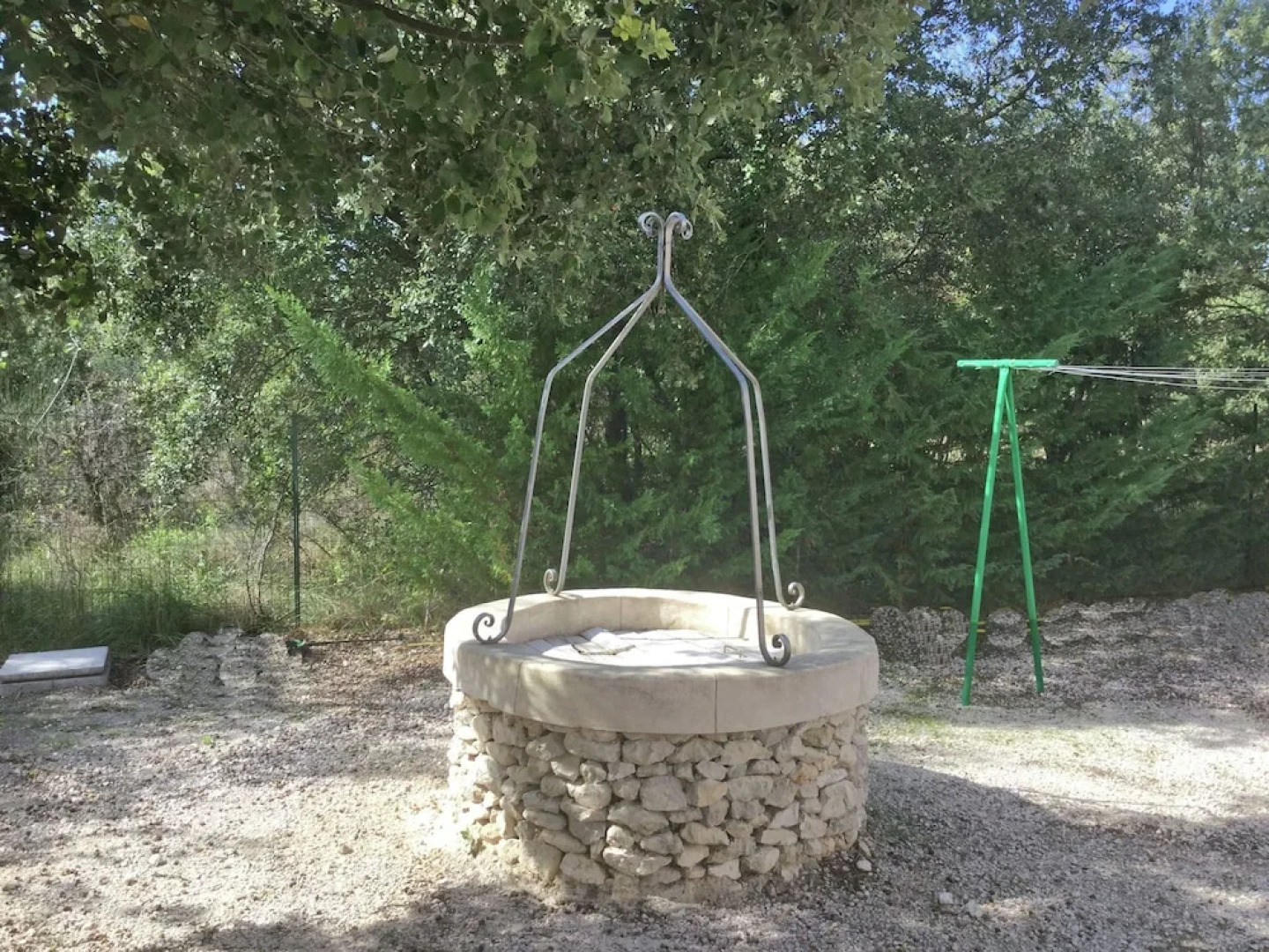 Inviting Villa in Saumane-de-vaucluse With Swimming Pool