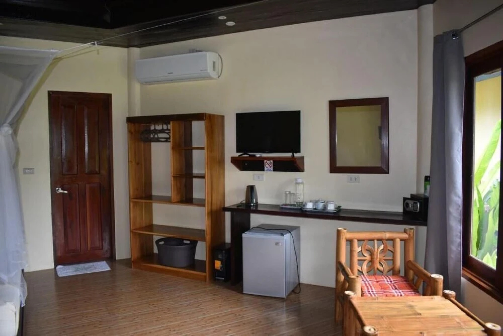 Jonas & Twins Resort