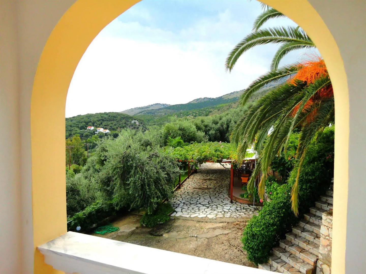 Dionysos Apartments