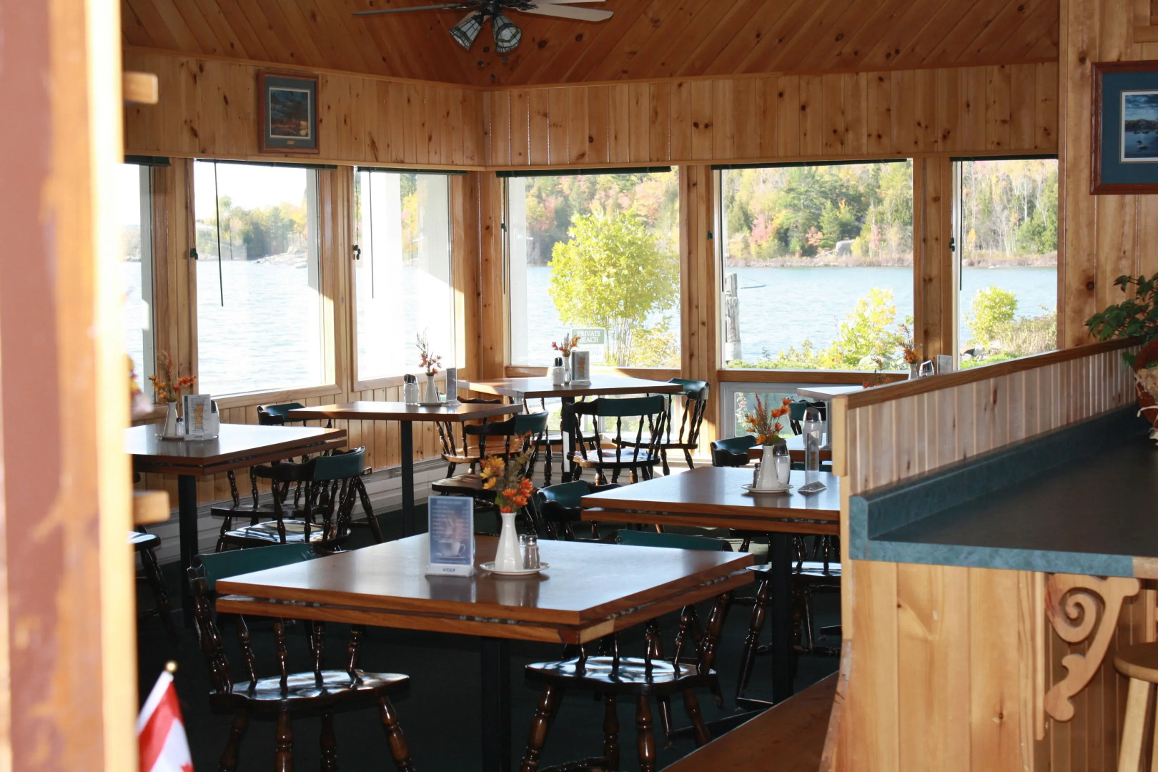 Carolyn Beach Inn & Restaurant