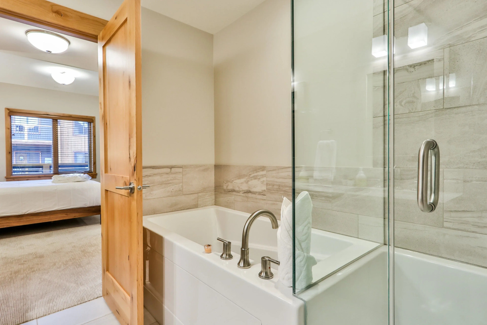 Rundle Cliffs Lodge by Spring Creek Vacation