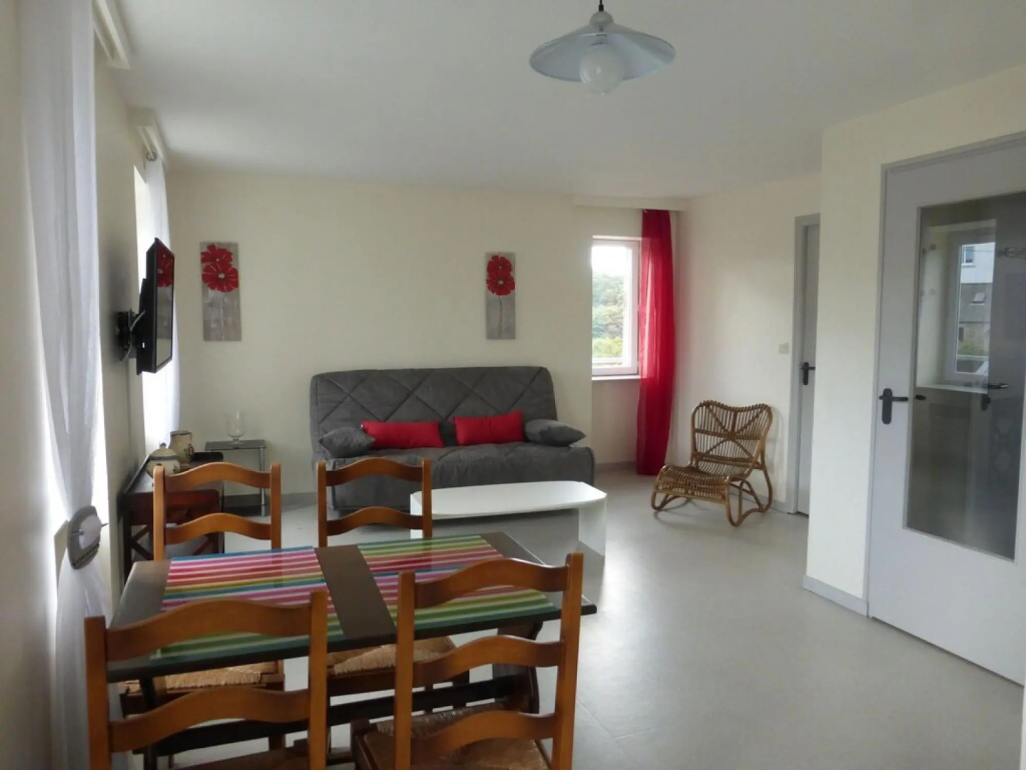Holiday accommodation, near the beach, Ploulec'h (2nd floor, 1 bedroom)