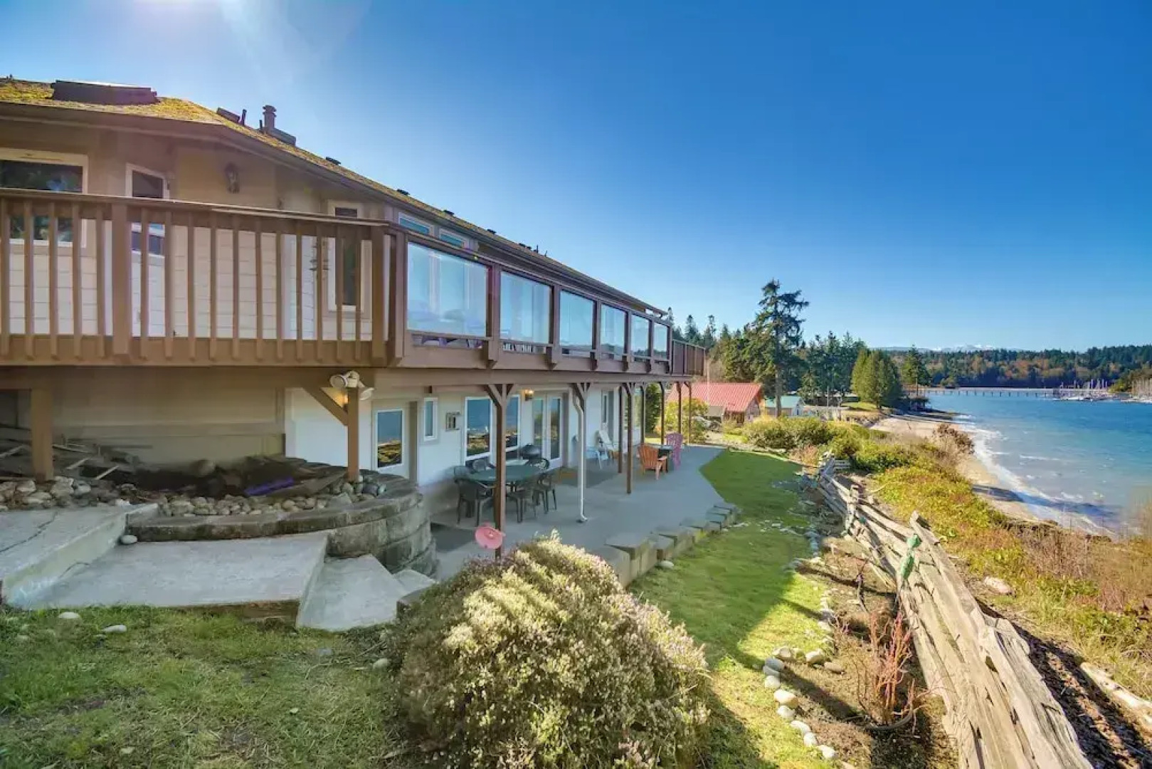Waterfront PNW Escape w/ Deck & Beach Access!