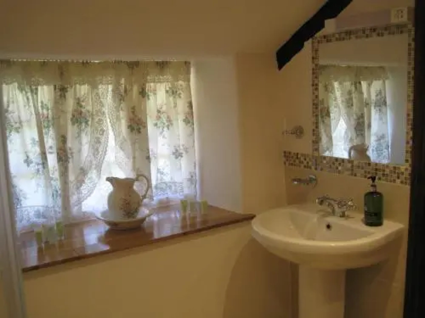 The Barn And Pinn Cottage