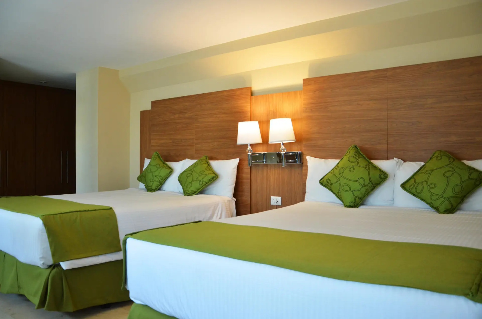 Hotel Suites Ambassador