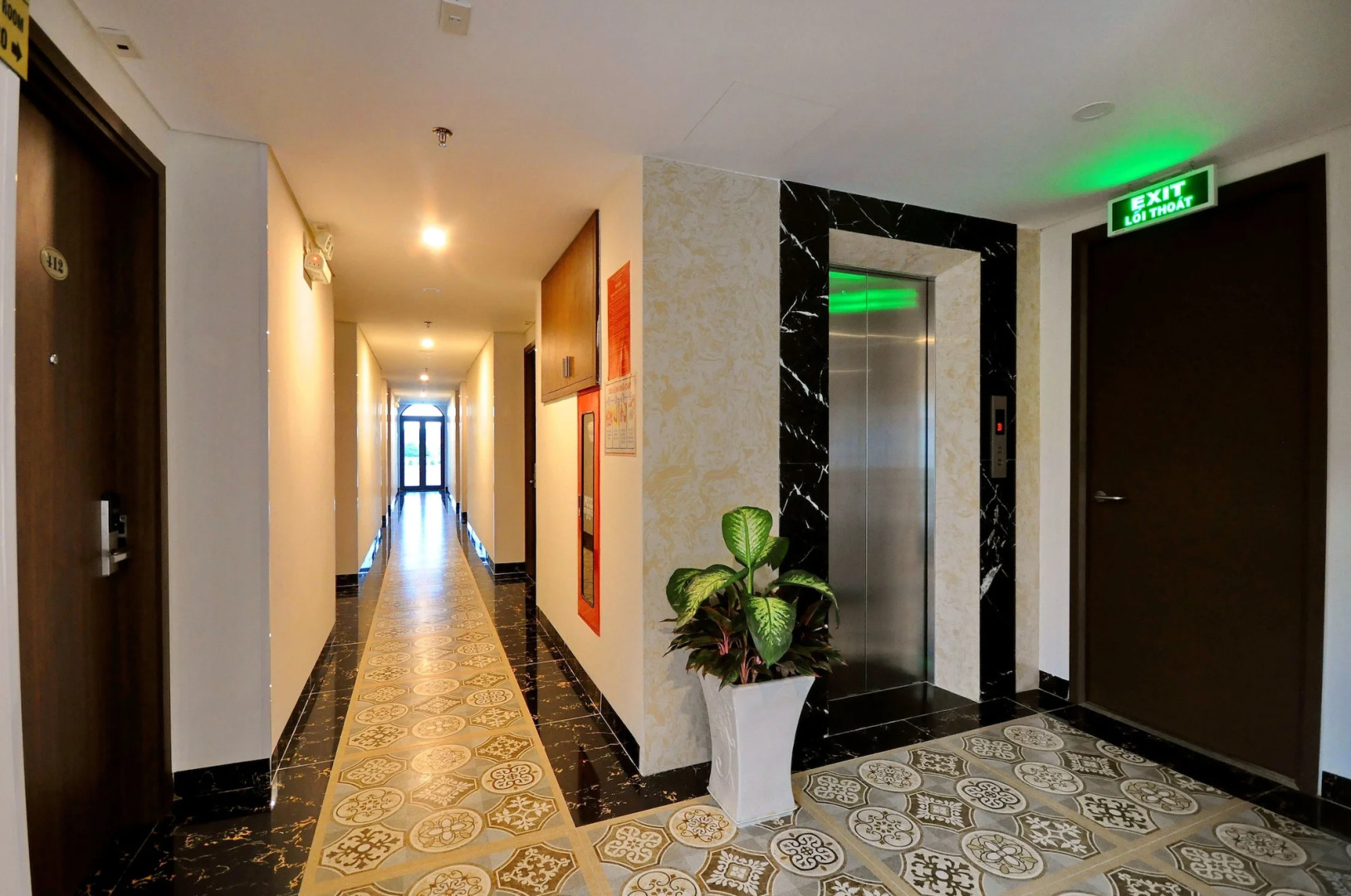 Crown Nguyen Hoang Hotel