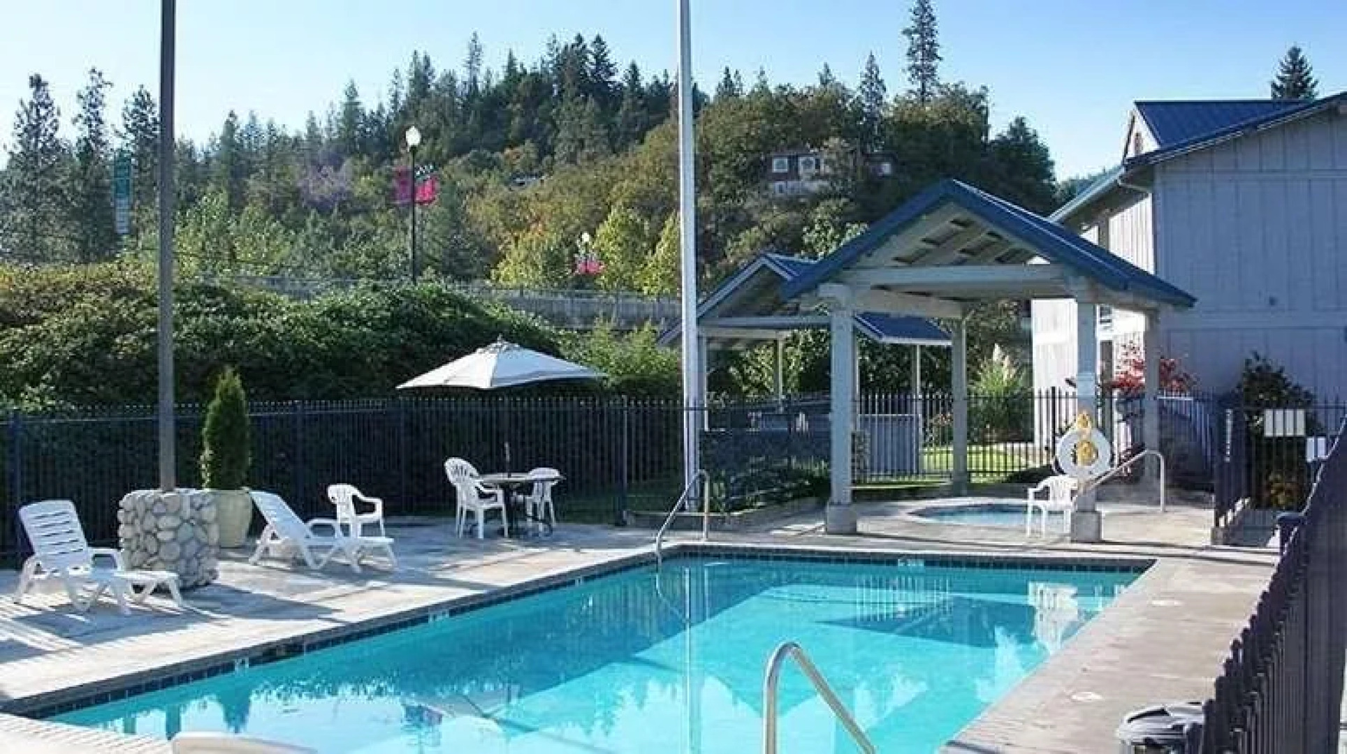 Edgewater Inn Shady Cove