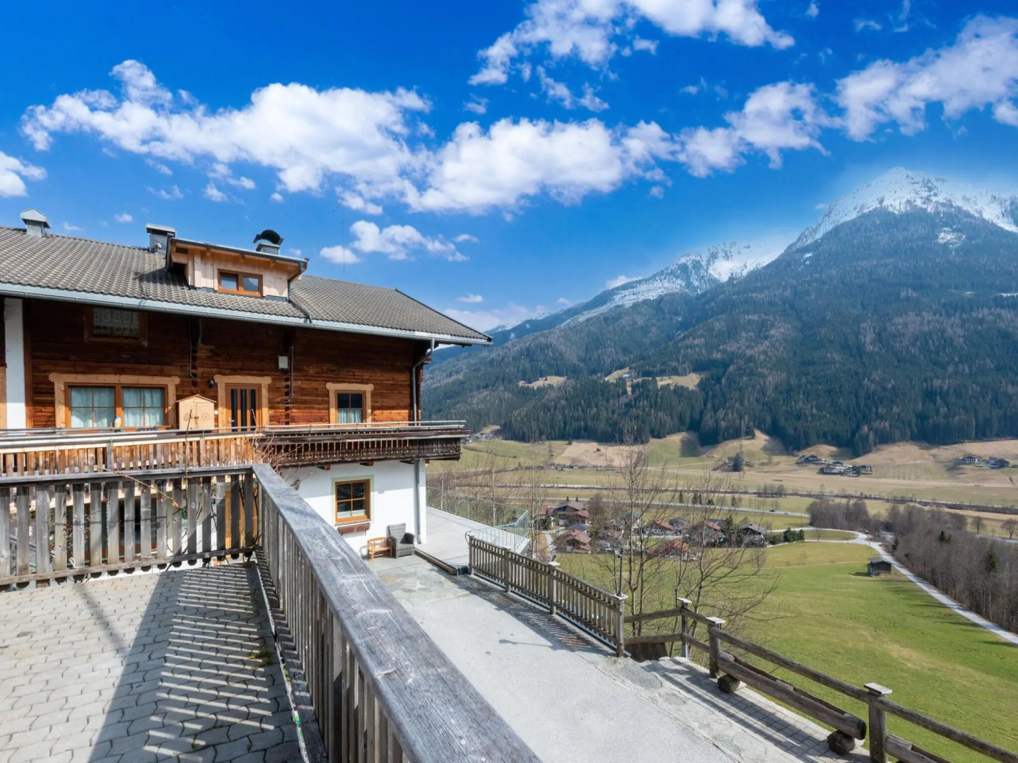 Romantic apartment in Bramberg with garden