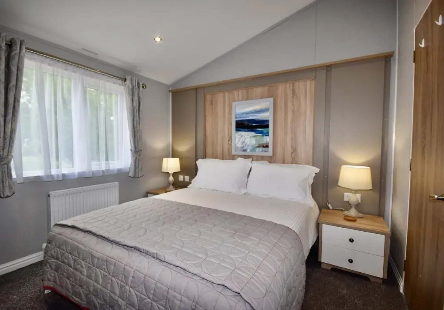 Poppy An Immaculate Lake Side Lodge the Perfect Retreat for all Sleeps 4