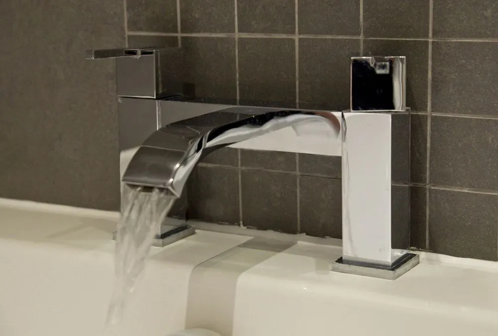 Icon Brentwood City Apartment