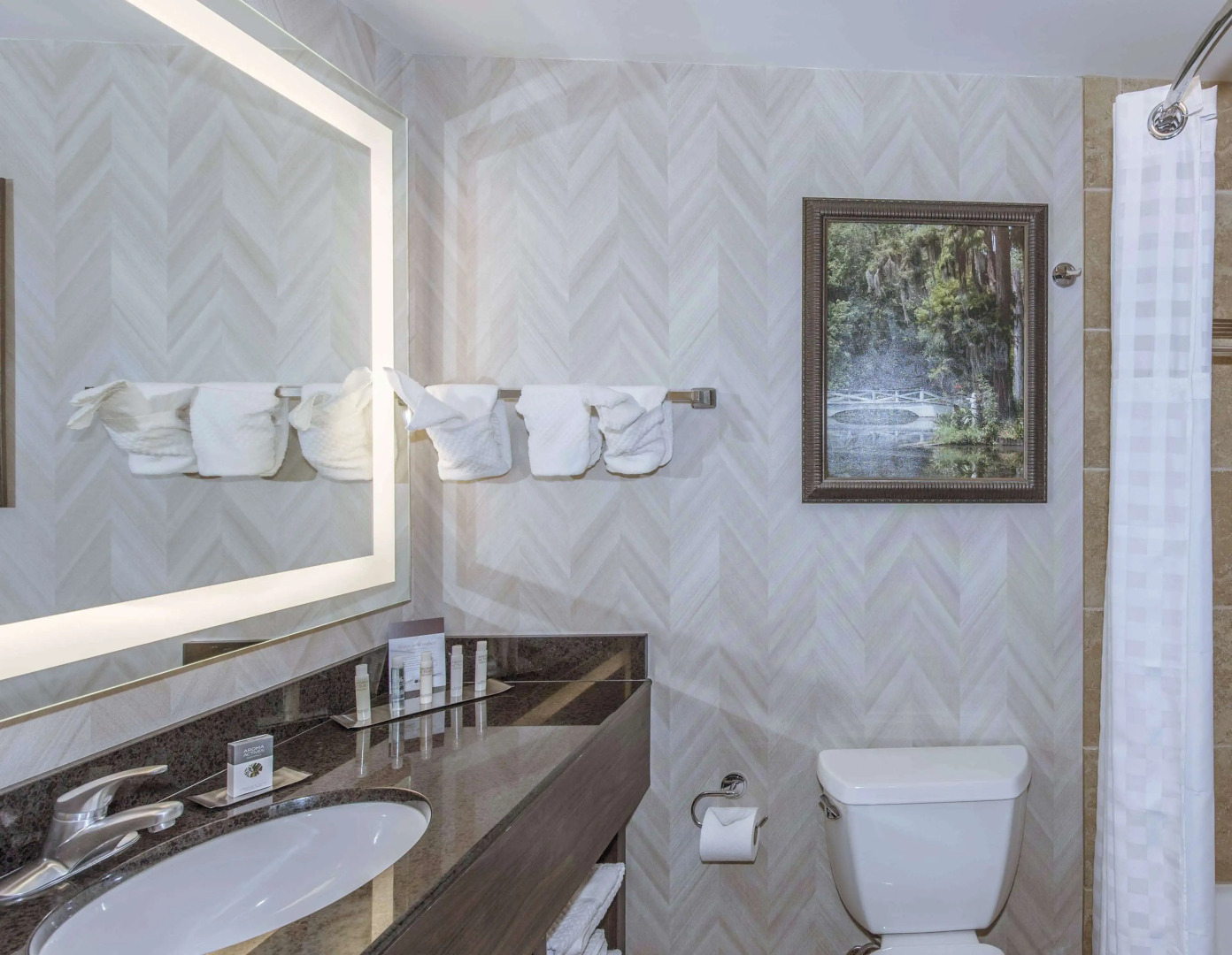 DoubleTree by Hilton North Charleston - Convention Center