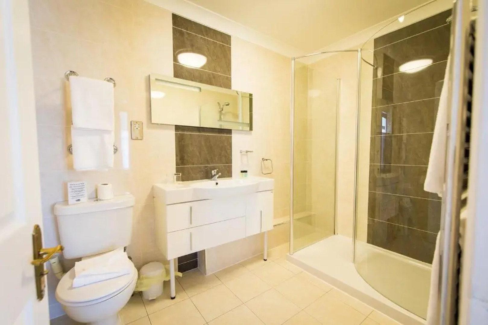 Brisbane House Hotel