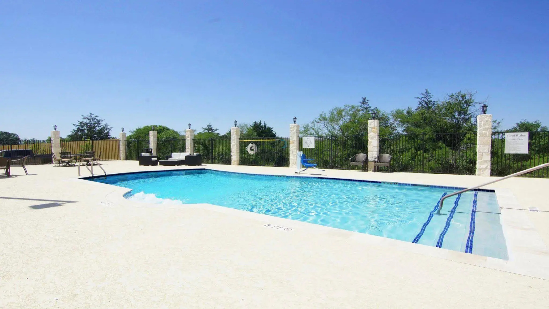 Holiday Inn Express & Suites Cuero by IHG