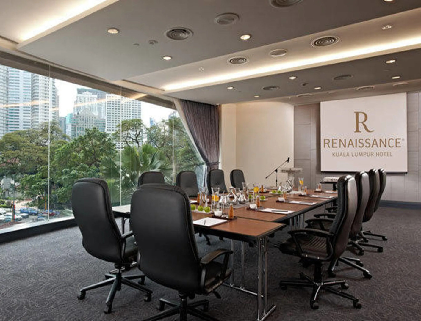 Renaissance Kuala Lumpur Hotel & Convention Centre