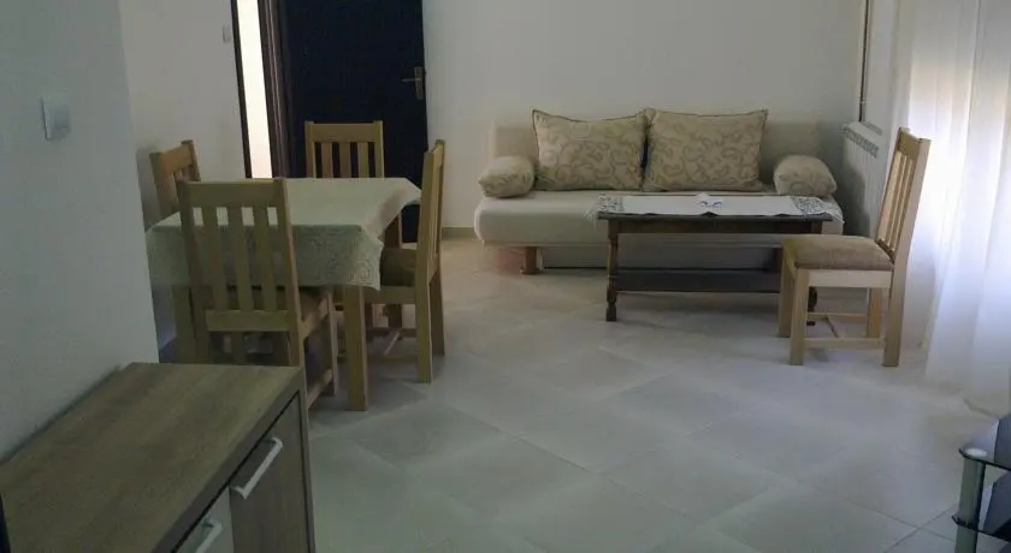 Apartments Šarović