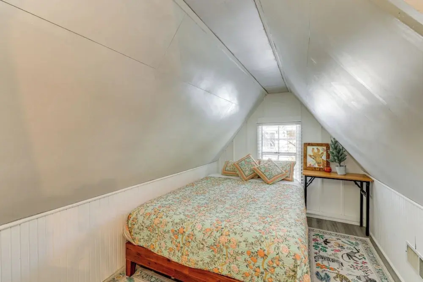 Walkable 'green Gables Cottage' in Lake Arrowhead