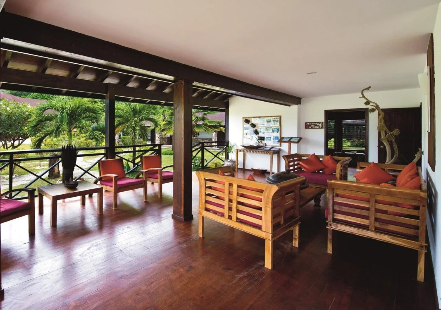 New Emerald Cove Hotel