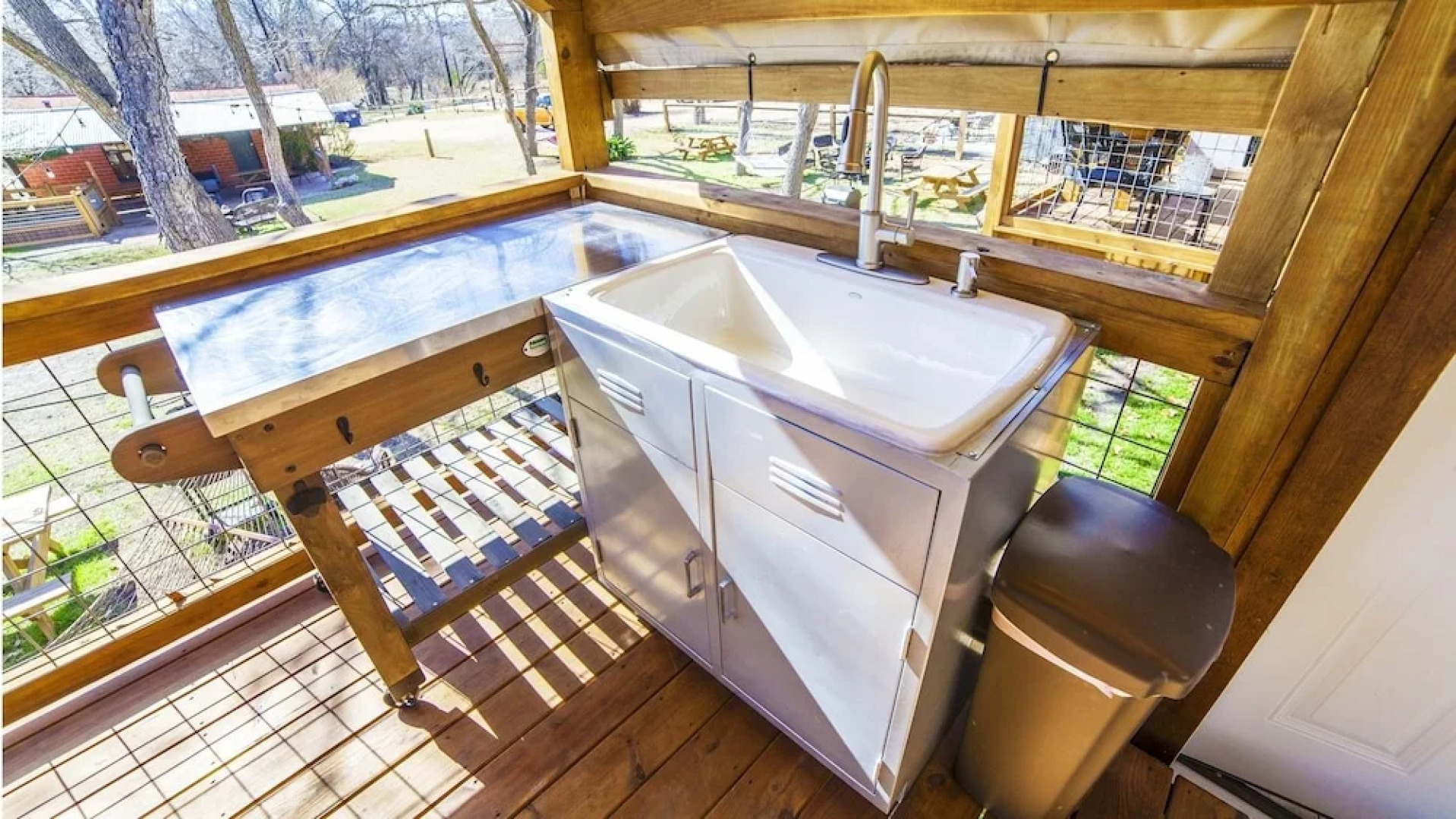 Geronimo Creek Retreat Glamping Cabin #2 - Campsite